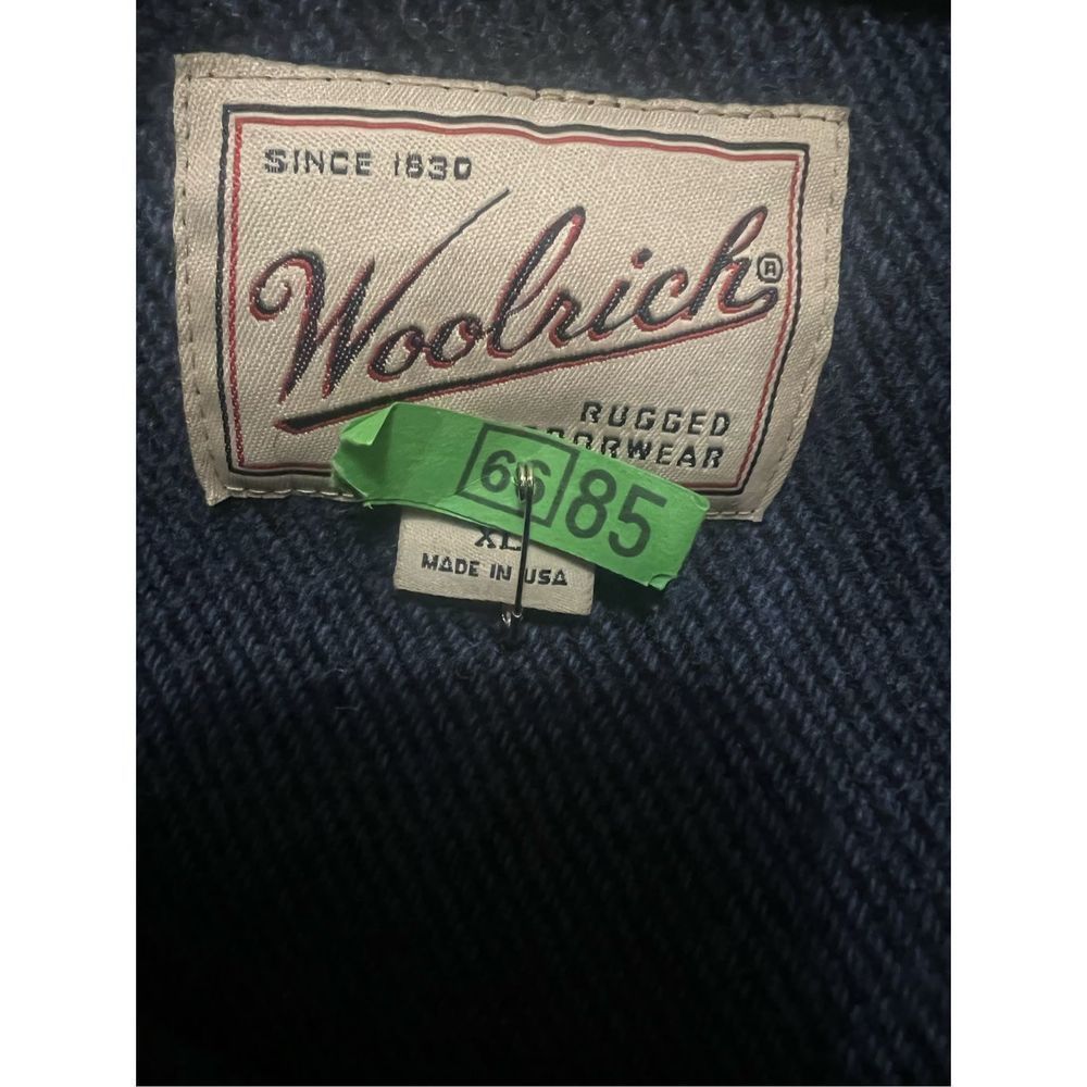 Vintage Woolrich Wool Twill Shirt
Jacket Made In USA Size XL - Picture 6 of 7